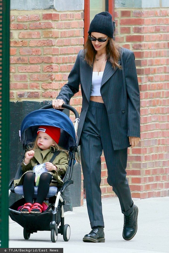 Irina Shayk z córką Leą na spacerze
