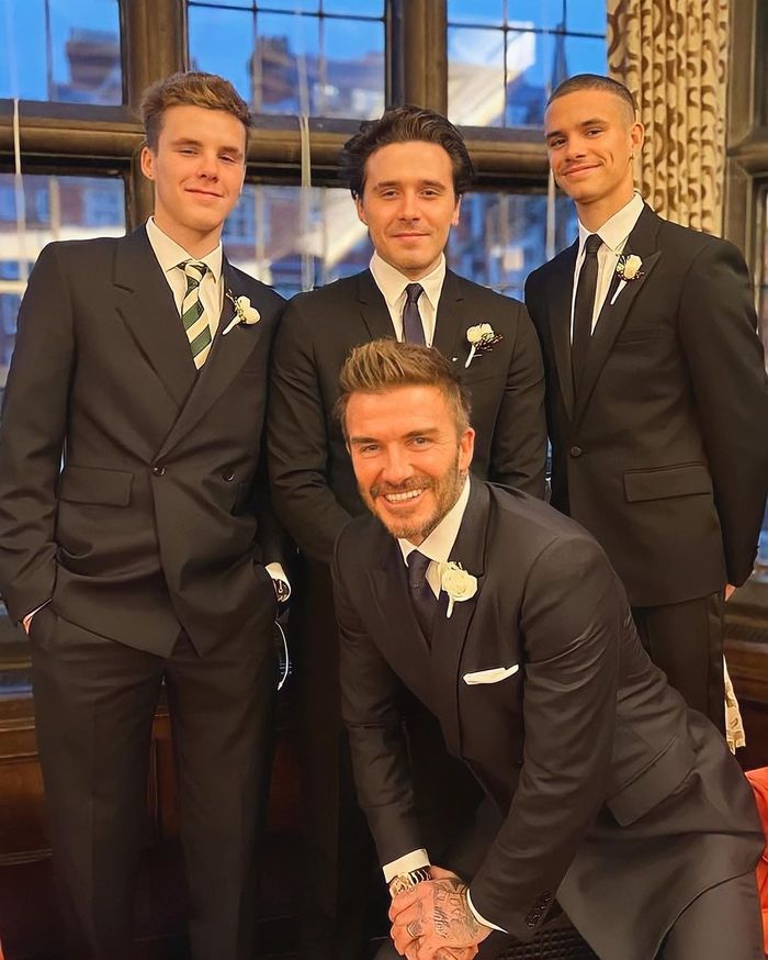 David Beckham i jego synowie odtworzyli dawne zdjęcie