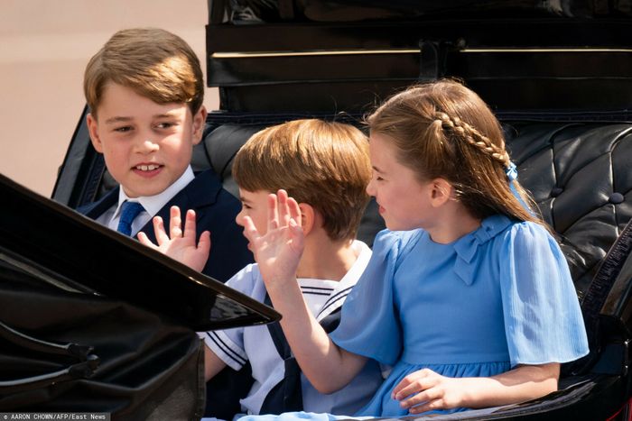 Księżniczka Charlotte, książę Louis, ksieżniczka Charlotte - Jubileusz królowej Elżbiety - parada Trooping the Colour 2022