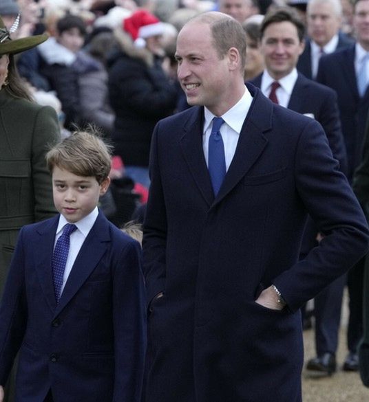 Royalsi na mszy świątecznej - George i William