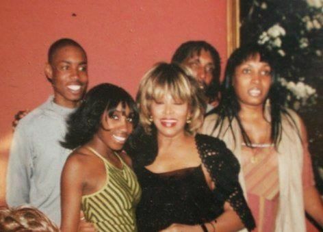 Tina Turner z Ronniem jego żoną i wnukami