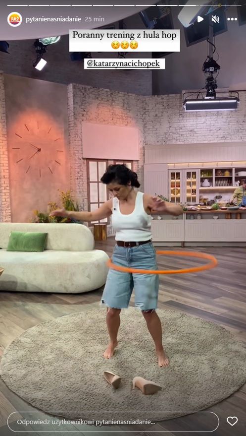 Kasia Cichopek kręci hula-hoop