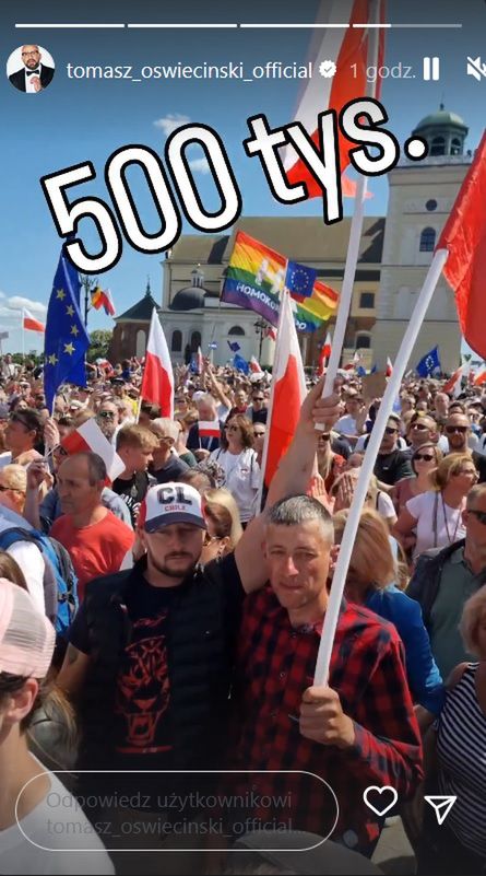Tomasz Oświeciński na marszu wolności