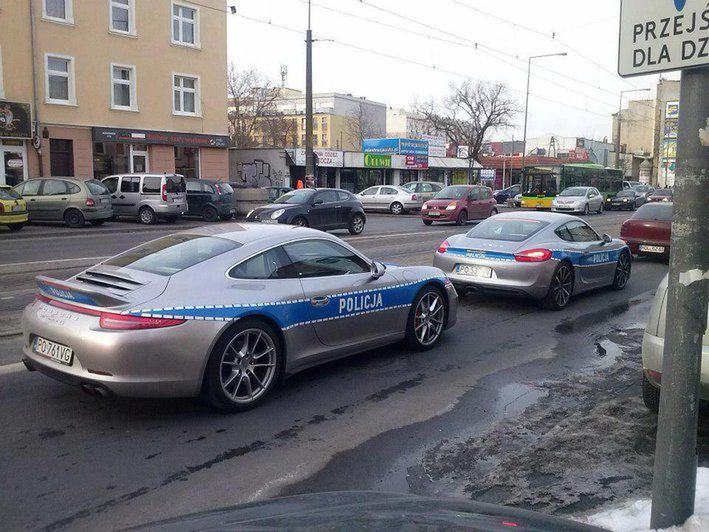 Polska Policja W Porsche? Raczej Nie [Wideo] | Autokult.pl