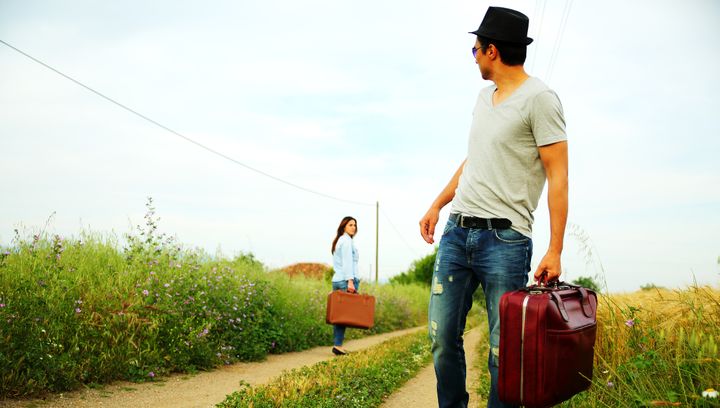 “Breakup moon” - kontrowersyjny trend podróżowania. Na czym polega?