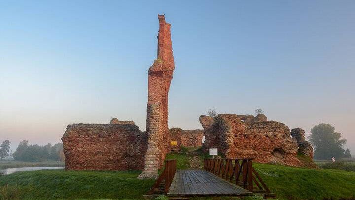 Zamek w Besiekierach. Nieodkryta twierdza w Polsce