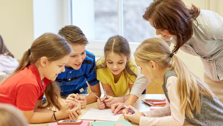 Kalendarz dni wolnych w roku szkolnym 2025/26. Jak zaplanować urlop?