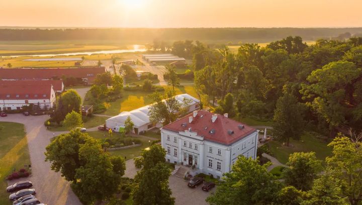 Zanurz się w przyrodzie i spokoju. Hotel Jakubus sprosta Twoim oczekiwaniom