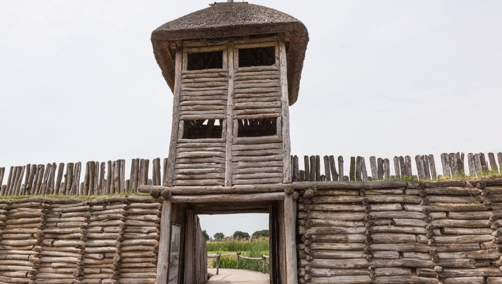 Pomysł na jesienny weekend. Rezerwat archeologiczny w Biskupinie