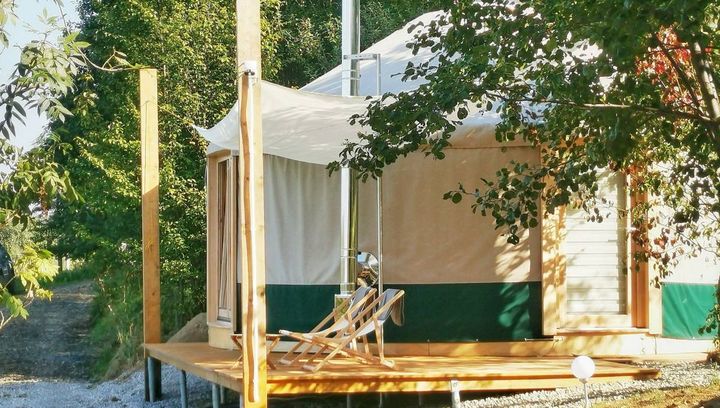 Glamping na wysokości i z pięknym widokiem. Zaplanuj urlop w Małopolsce!