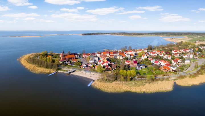 Nowe Warpno - klimatyczne miasteczko nad Zalewem Szczecińskim. Co zobaczyć?