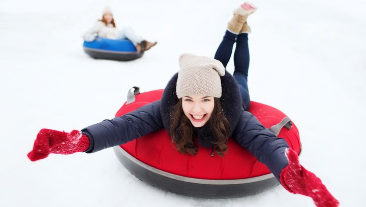 Snowtubing w Polsce. Gdzie skorzystać z tej zimowej atrakcji?