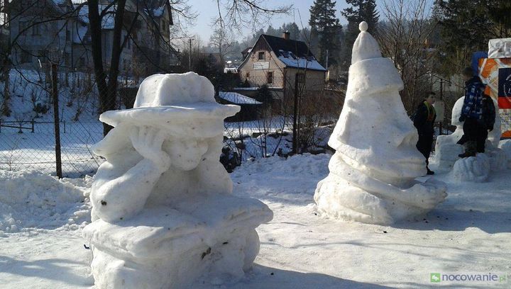 Śniegowe rzeźby ze Szklarskiej Poręby