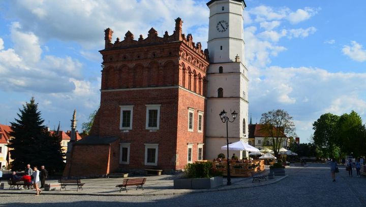 Majowy spacer po sandomierskim rynku