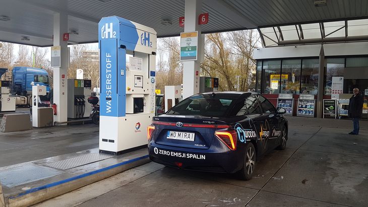 Jedyny wodorowy samochód zarejestrowany w Polsce najbliższą stację ma w... Berlinie