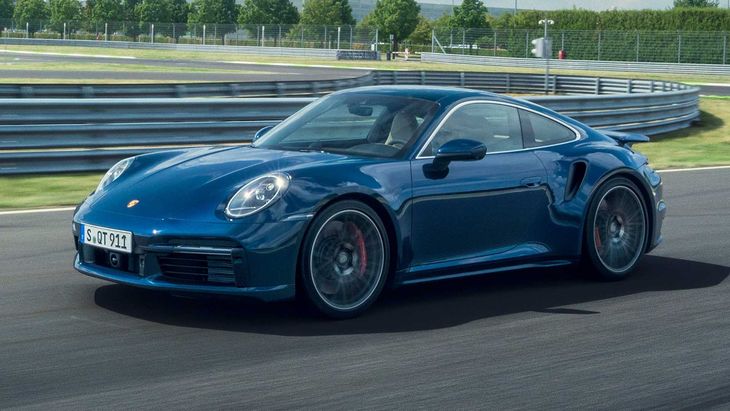 Nowe Porsche 911 Turbo debiutuje bez "S" w nazwie. Jest