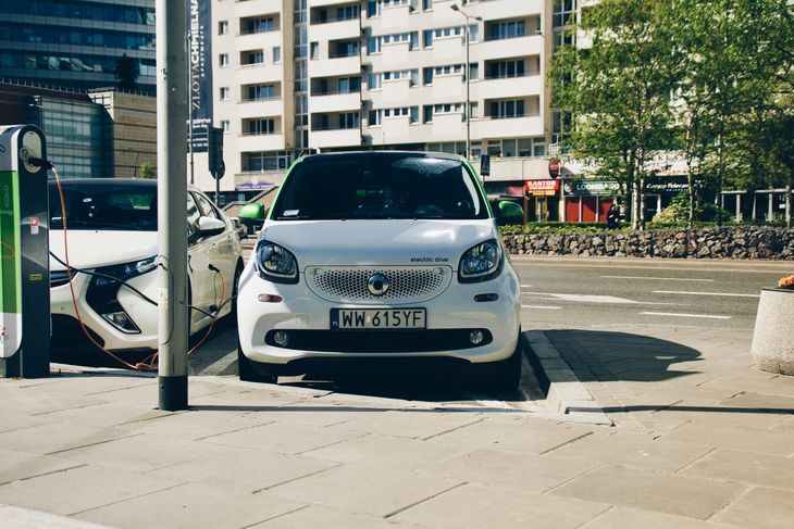 Smart EQ forfour to jedno z najtańszych aut elektrycznych dostępnych w Polsce.
