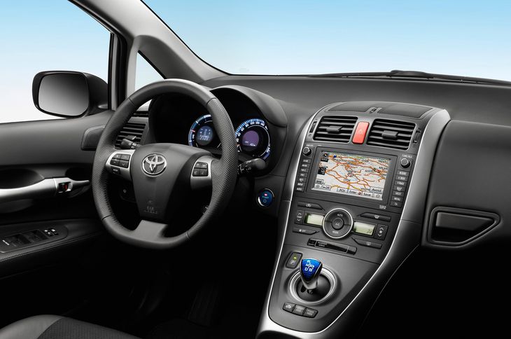 Używana Toyota Auris Hybrid (20102012) opinia, wymiana