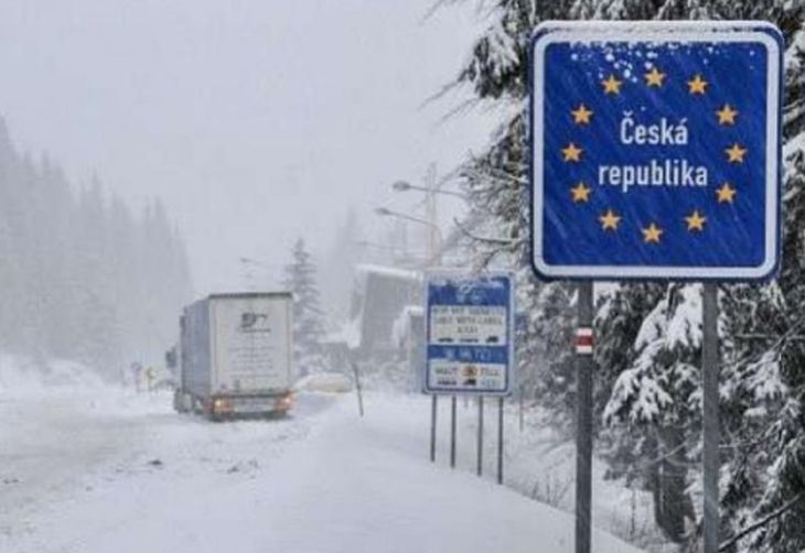 Uwaga kierowcy. Czesi zamknęli drogę od granicy dla części pojazdów