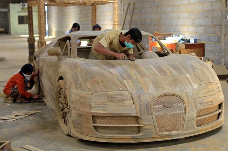 Bugatti Veyron z drewna [wideo] Autokult.pl