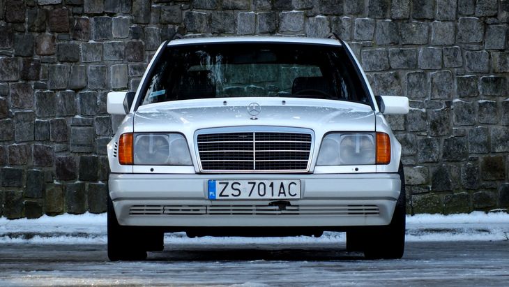 1994 Mercedes-Benz E250Td 20V - Panzerkampfwagen | Autokult.pl