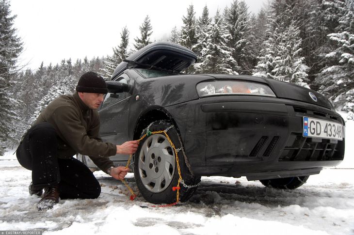 Instruktor jazdy samochodowej Jacek Puzyr z Gdanska podczas wakacji zimowych w Alpach.