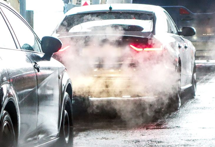 Największy wzrost emisji tlenków węgla dotyczył najnowszych aut