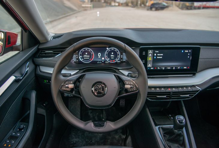 VW Golf VIII kontra Skoda Octavia IV porównanie, test