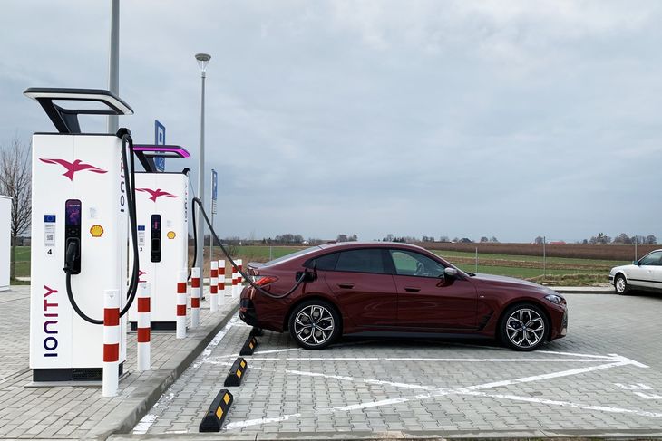 BMW już teraz oferuje klientom korzystne warunki ładowania na stacjach Ionity
