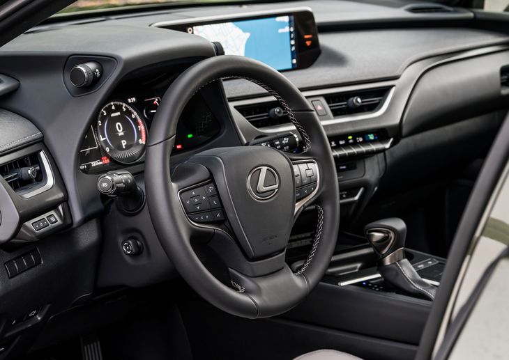 Lexus UX, czyli SUV w cenie dobrze wyposażonego kompaktu