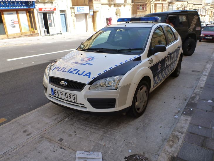Ponad połowa funkcjonariuszy maltańskiej drogówki trafiła do aresztu.