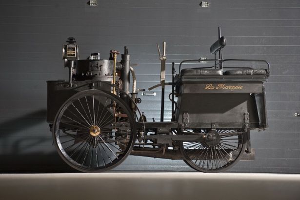 1884 De Dion Bouton Et Trépardoux najstarszy pojazd na