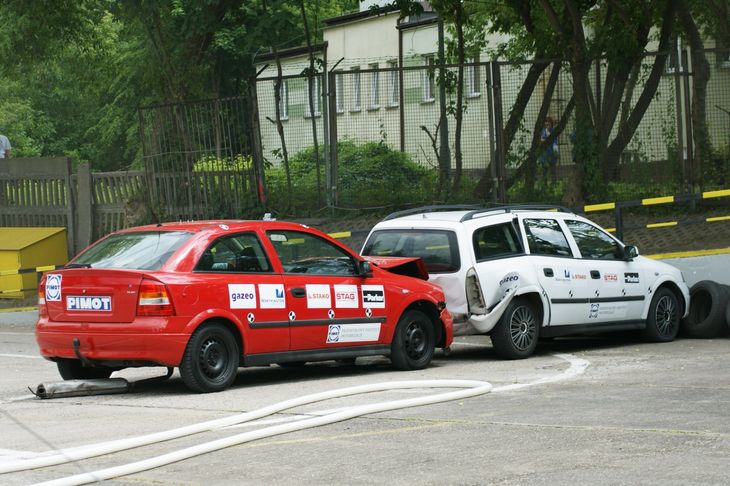 Ten test udowadnia, że posiadanie butli z LPG w samochodzie nie musi kończyć się tragicznie.