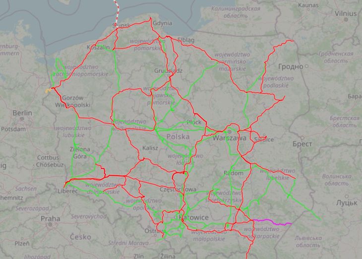 Zaznaczone na czerwono są "autostrady" dla prądu