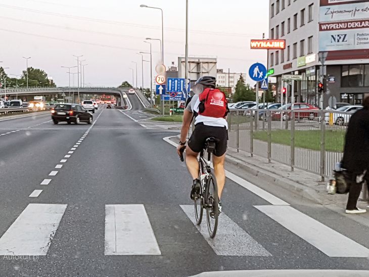 Nie Bedzie Wiekszego Odstepu Od Wyprzedzanego Rowerzysty Pojekt Zmiany Przepisow Odrzucony Autokult Pl