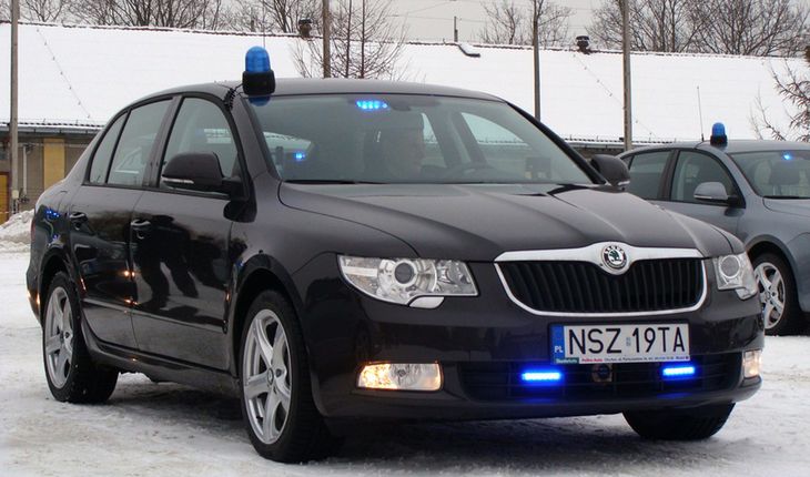Najdroższe radiowozy polskiej policji Skoda Superb