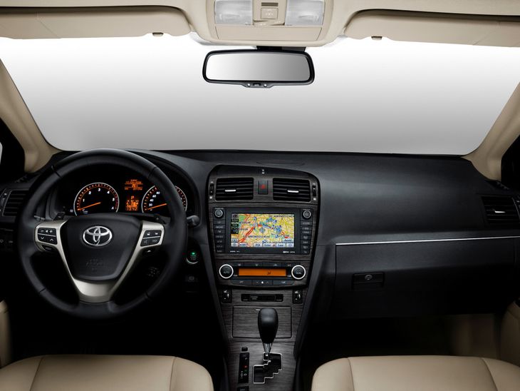 Benzynowa Toyota Avensis (20082015) porady, opinie, czy