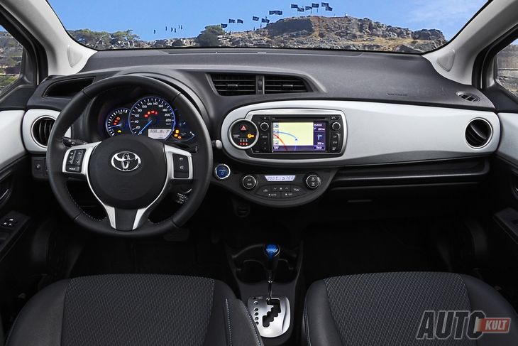 Toyota Yaris Hybrid 100 Dynamic misja 3,4 [test autokult