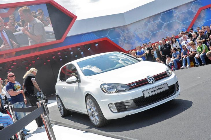 Volkswagen Golf GTI Concept White ten dobry Autokult.pl