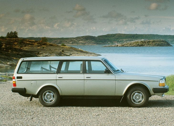 Jak przez lata zmieniał się design Volvo? [galeria] Duże