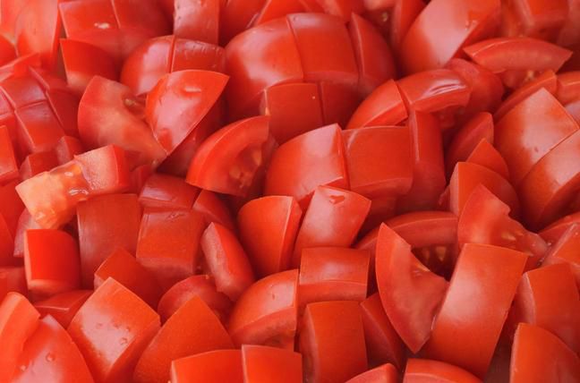 Pomidory to bogate źródło witamin i składników mineralnych, dzięki którym nasz organizm pracuje prawidłowo
