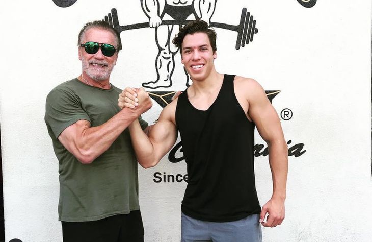 Arnold Schwarzenegger z synem Josephem Baeną