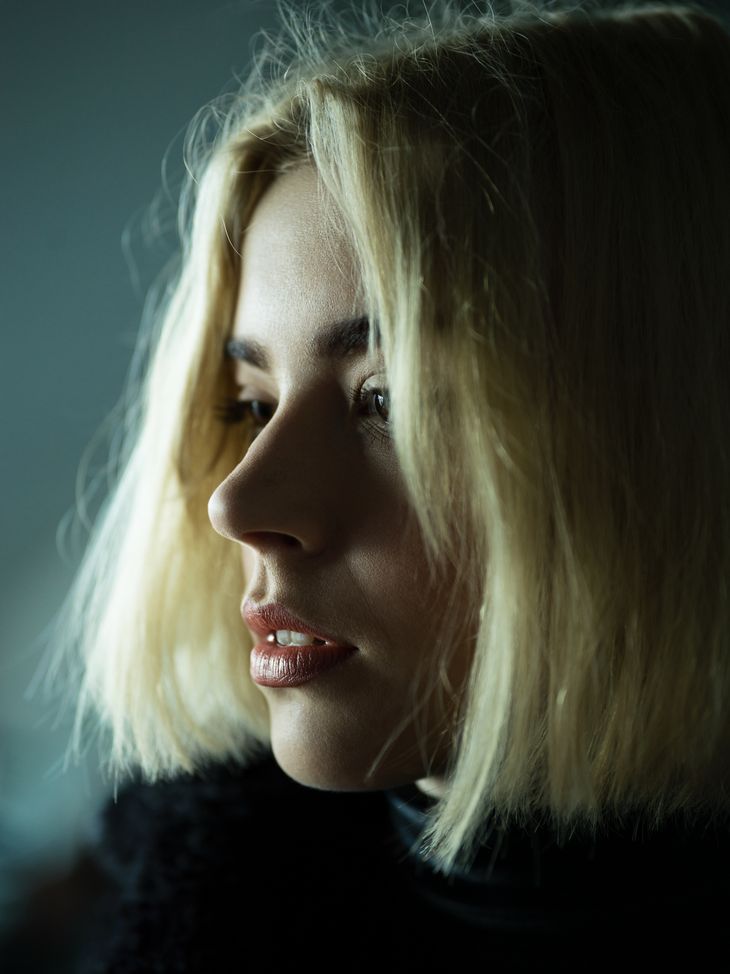Modelka: Julka - AS Management; wizaż: Monika Wróbel.
Hasselblad X1D, 90 mm, 1/100 s, f/3.2, ISO 800 | Pełna rozdzielczość