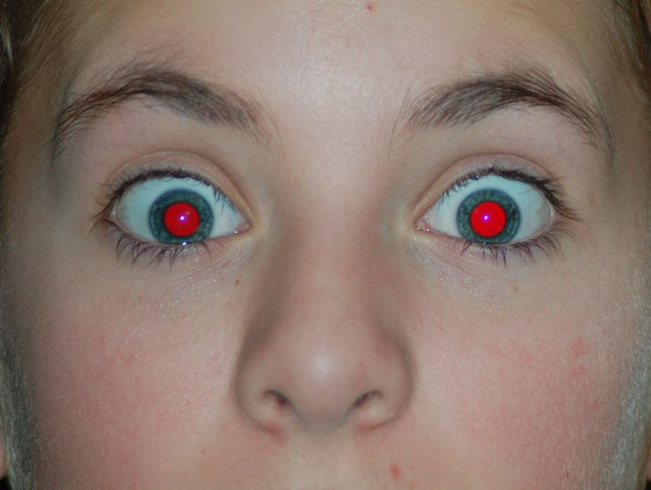 Jak Pozbyc Sie Czerwonych Oczu Na Zdjeciach Fotoblogia Pl