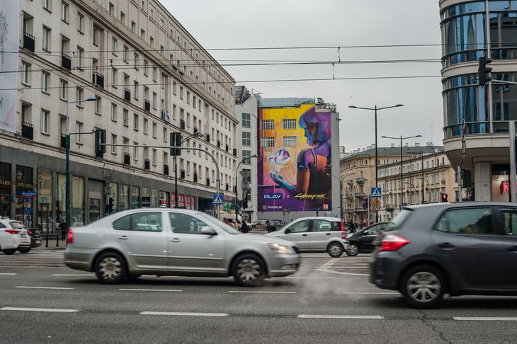 Cyberpunkowy mural w Warszawie.