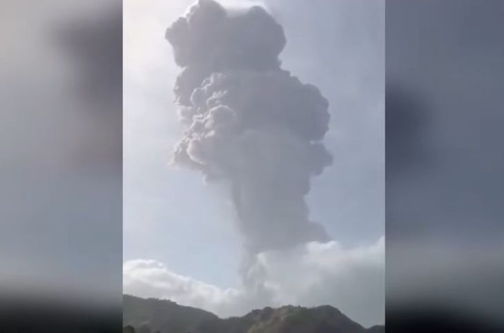 Wulkan La Soufriere może wybuchnąć w każdej chwili.