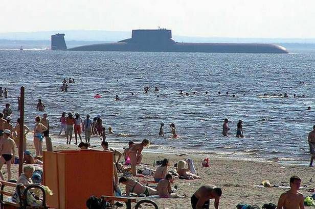 Wbrew obiegowej opinii to zrobione z plaży w Siewierodwińsku zdjęcie Tajfuna nie jest mistyfikacją!