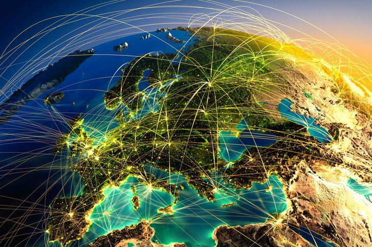 Grafika przedstawiająca Ziemię z siecią połączeń pochodzi z serwisu Shutterstock