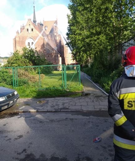 pożar-kościoła-w-gdańsku-strażak
