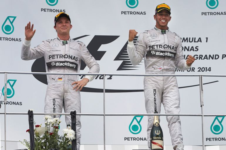 Mercedes sięgnął po swój pierwszy dublet w nowożytnej historii startów w F1